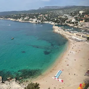 cassis-centre-superbe-appartement-neuf-50m-port.fr-provencehotel.com/