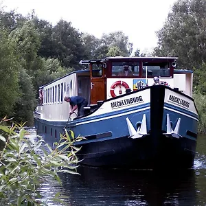 ms-mecklenburg-hotelschiff.find-berlin-hotels.com/
